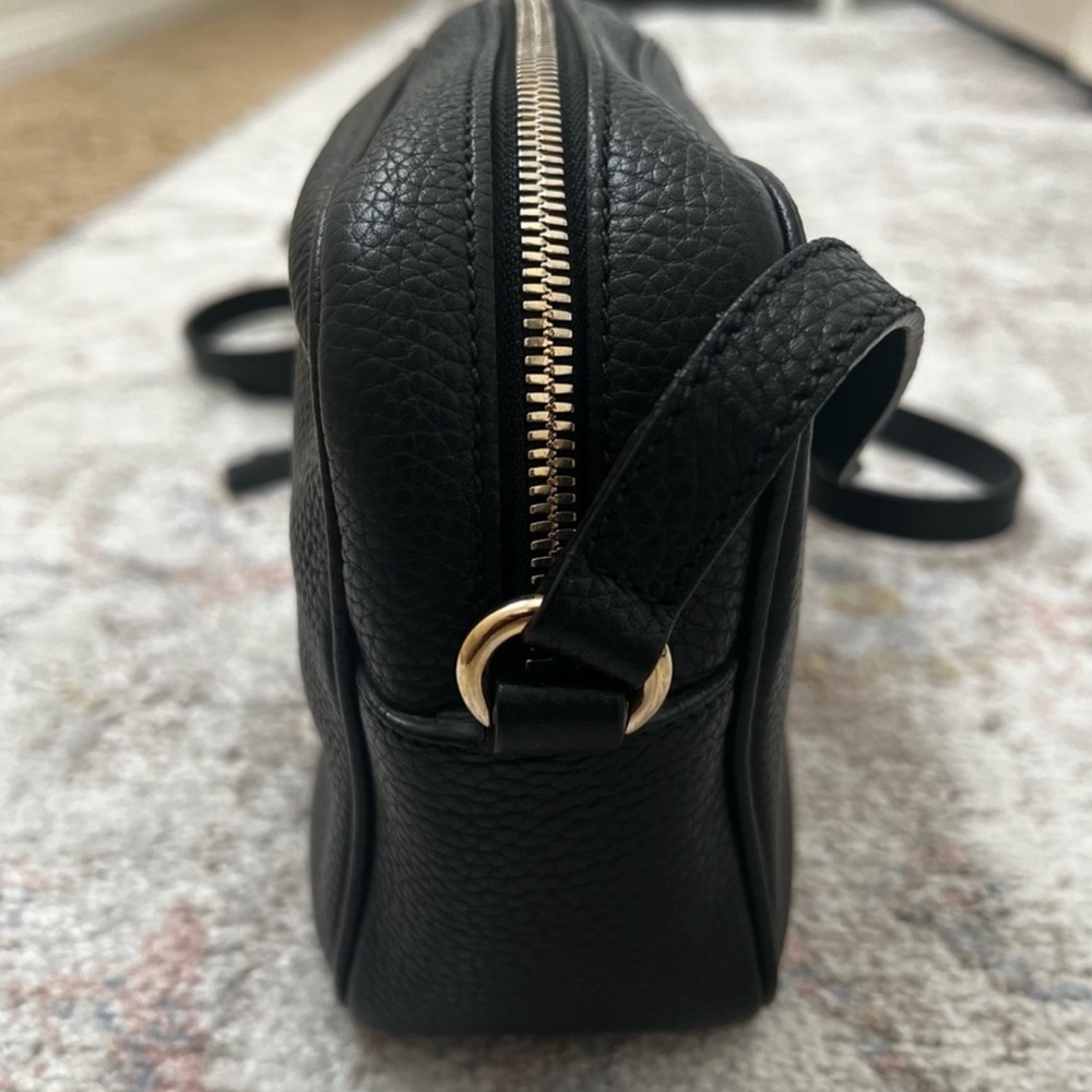 Gucci Black Crossbody Bag with Iconic GG Logo - Picture 4 of 10